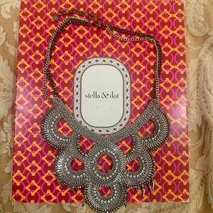 Stella & Dot Silver Tallulah Statement Necklace